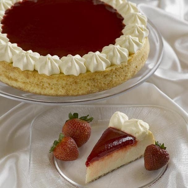 Strawberries 'N Cream Cheesecake